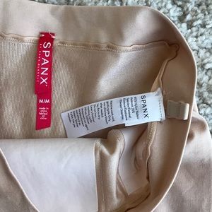 Spanx OnCore High Waist Mid Thigh Shaper NWOT